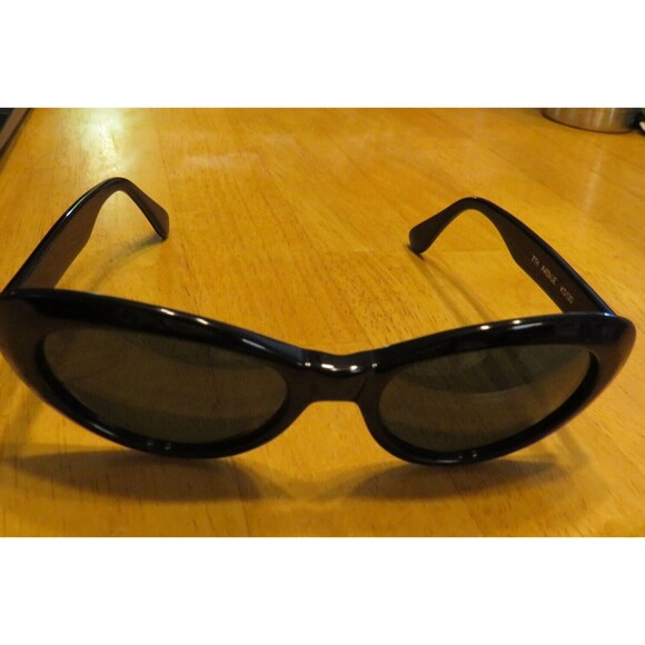 DKNY Vintage 7th Avenue Black Cat Eye Sunglasses main image 2